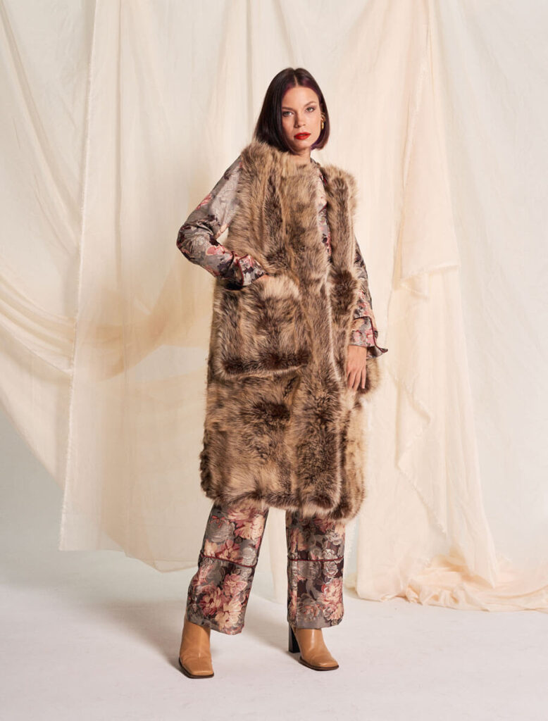 Chaleco Prímula Yes50 de piel reciclada y tejido artesanal – Moda sostenible y de lujo en España